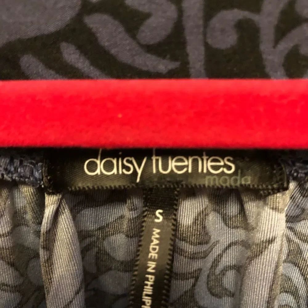 Daisy Fuentes top  - Picture 3 of 3